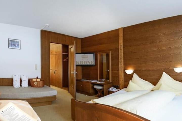 Room 7 of 61