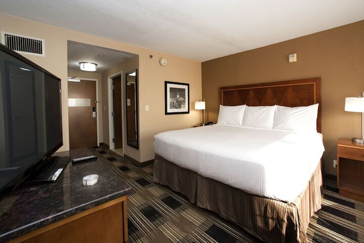 1 King Bed (9 of 12)