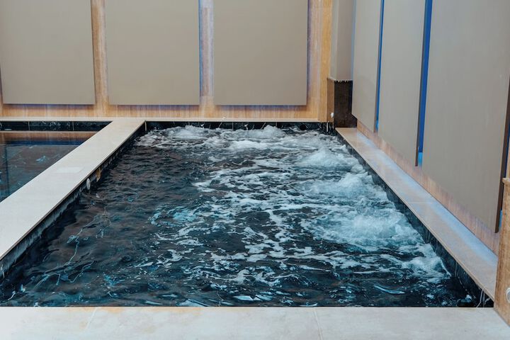 Pool 23 of 60