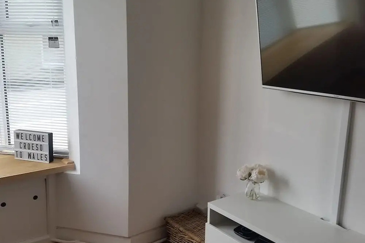 Room 4 of 14