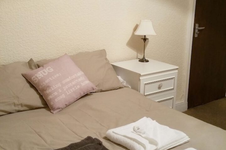 Room 2 of 18