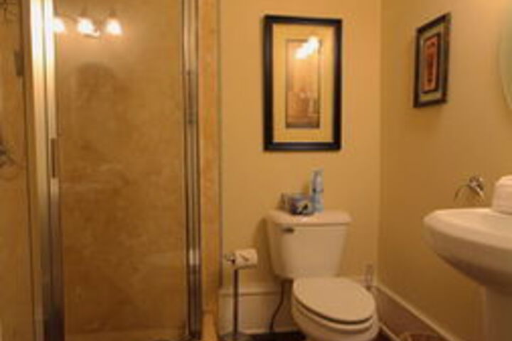 Room 21 of 120