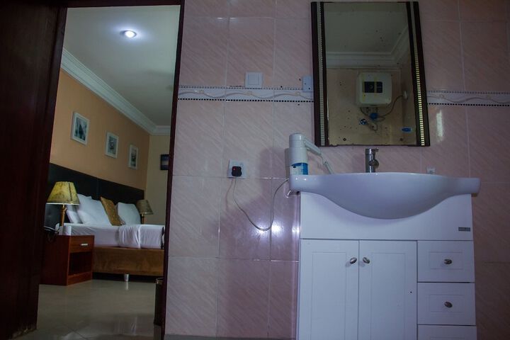 Room 44 of 69