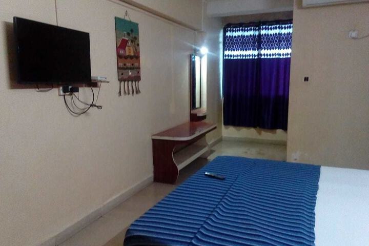 Room 12 of 17