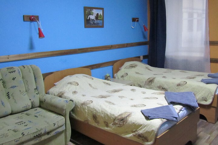 Room 11 of 93
