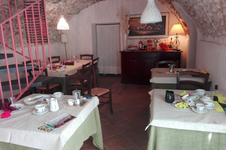 Breakfast/Coffee Service 65 of 114