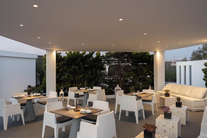 Dining 56 of 74