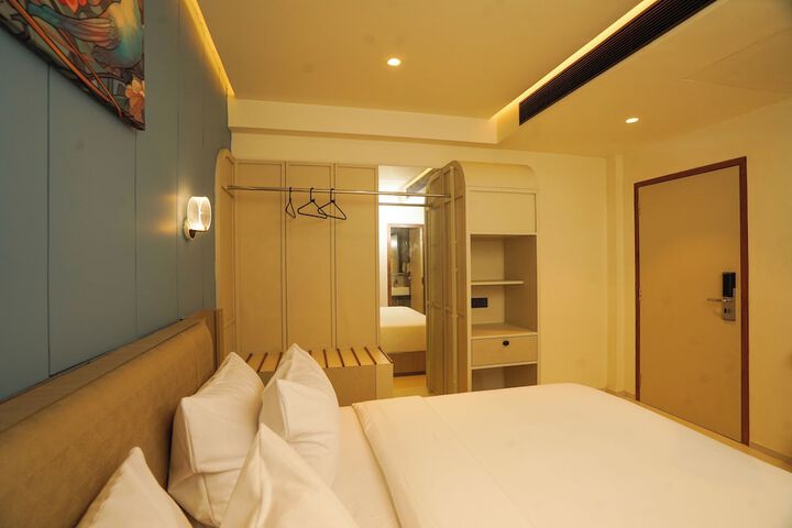 Room 27 of 72