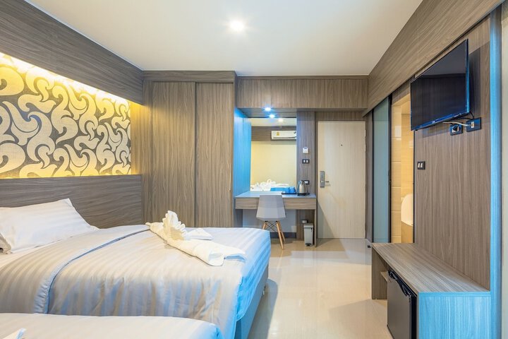 Room 13 of 40