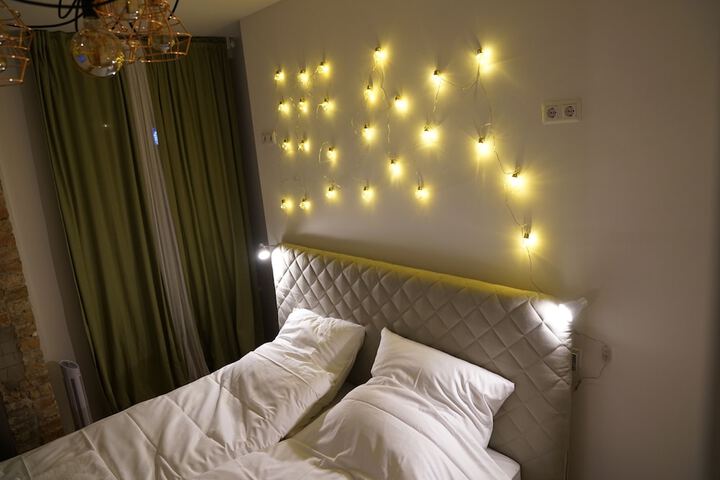 Room 6 of 15
