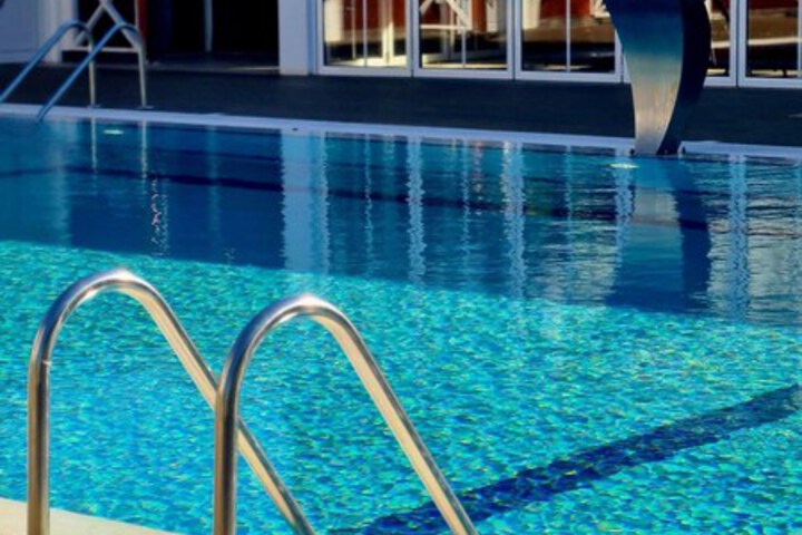Pool 25 of 31