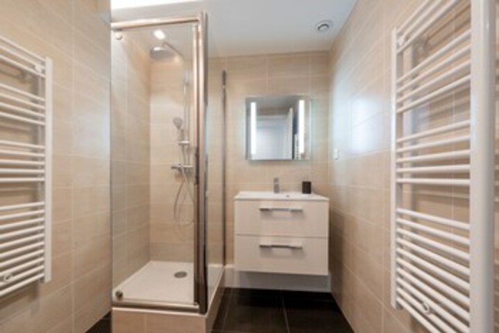Room 2 of 12