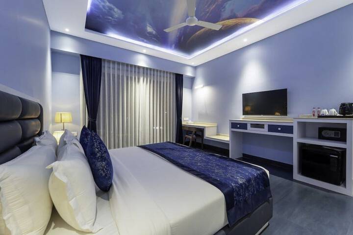 Room 35 of 68