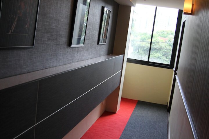 Ballroom/Hall 29 of 36