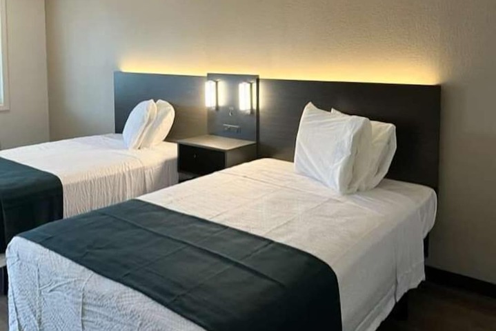 1 King Bed (9 of 14)
