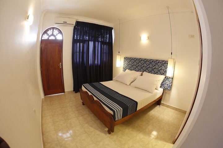 Room 8 of 22