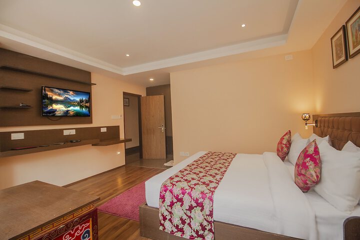 Room 16 of 37