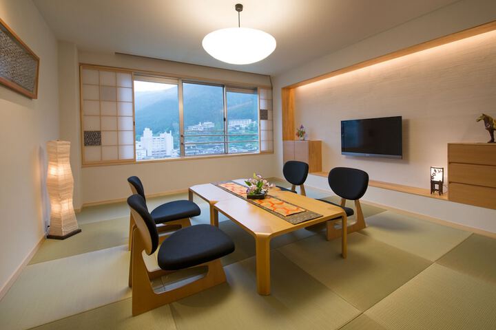 Room 18 of 113
