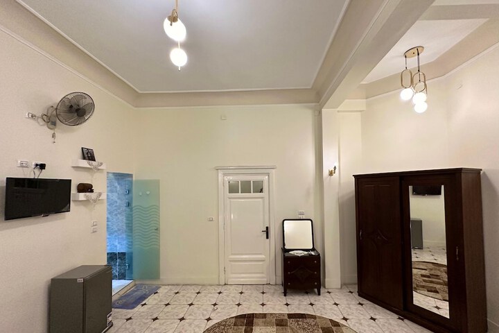 Room 10 of 35