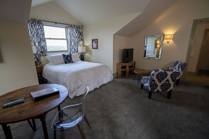 Room 110 of 278