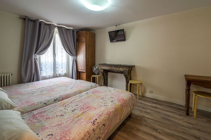 Room 32 of 52