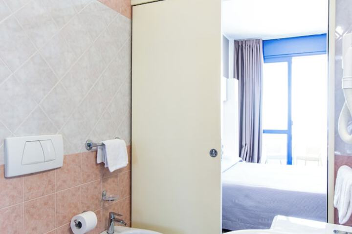 Room 45 of 75