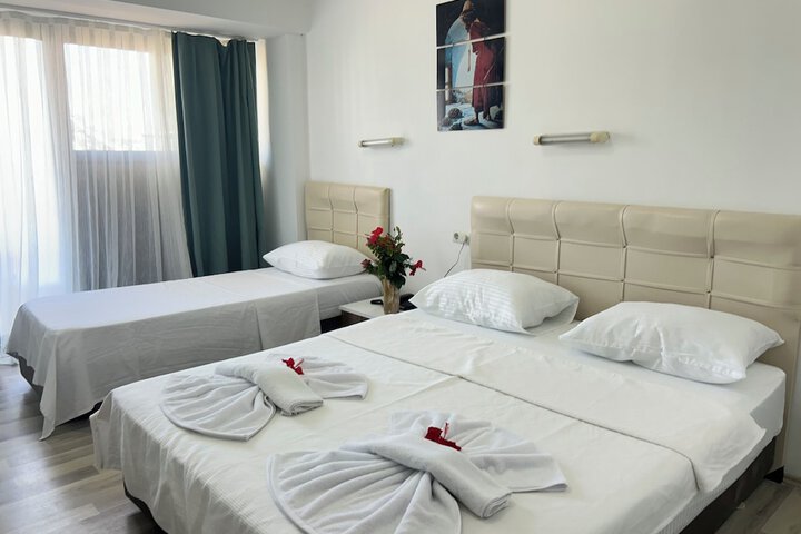 Room 9 of 26