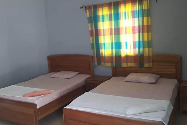 Room 9 of 20