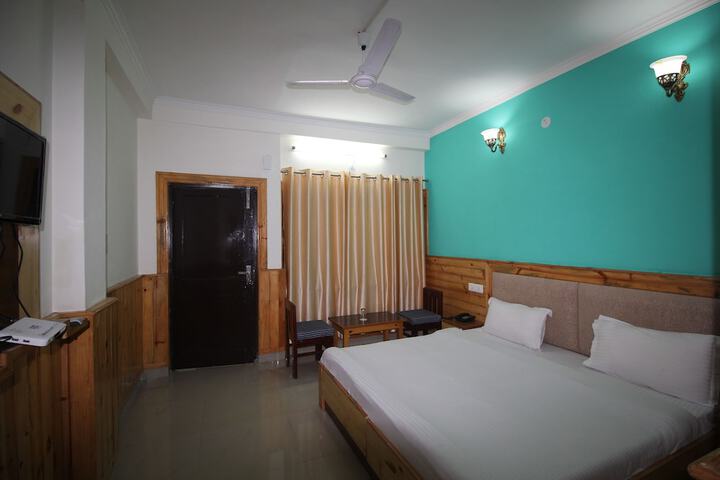 Room 6 of 35