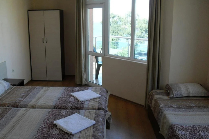 Room 2 of 7