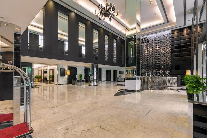 Guest Lobby