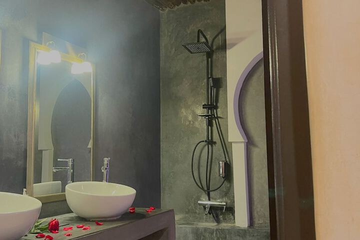 Room 24 of 53
