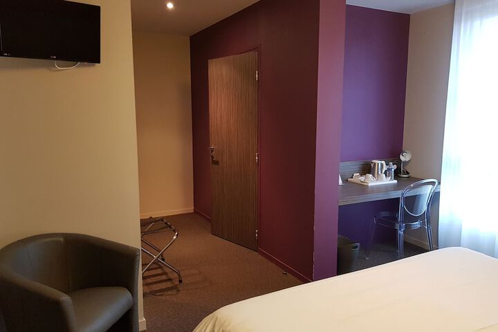 Room 15 of 46