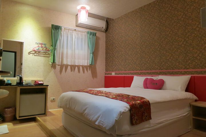 Room 8 of 21