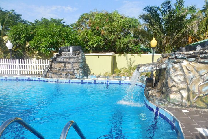 Pool 16 of 35