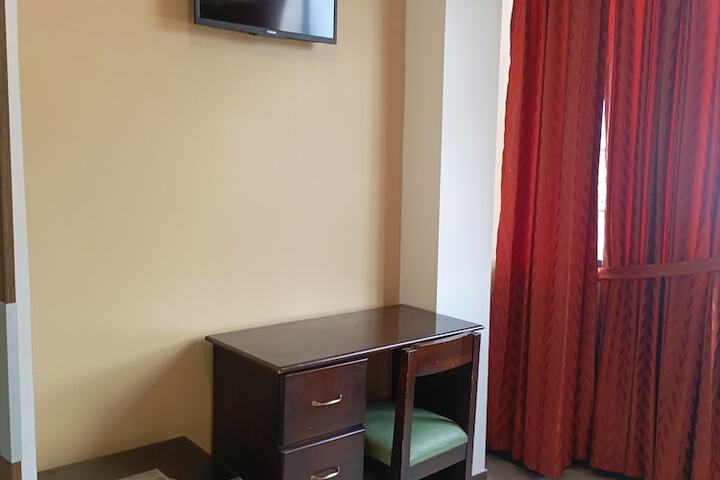 Room 16 of 34