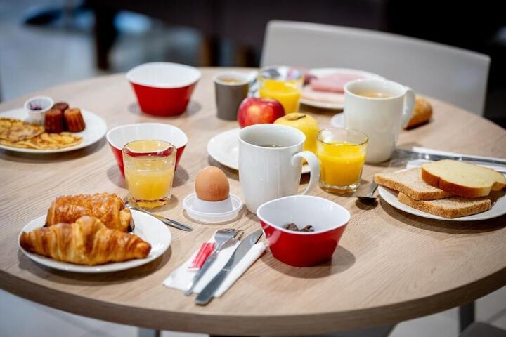 Breakfast/Coffee Service 18 of 20