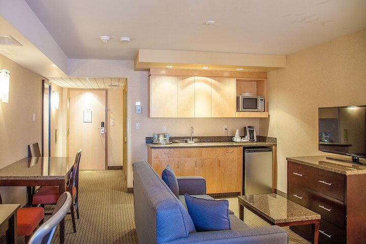 Room 18 of 60