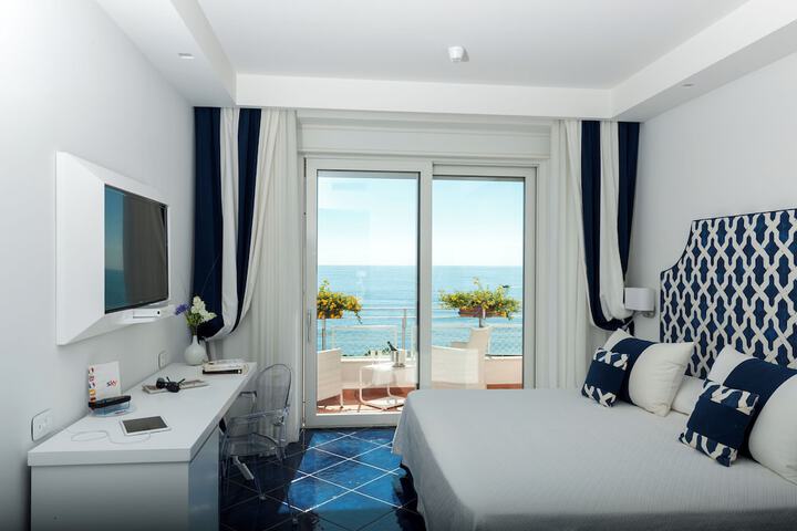 Room 54 of 94