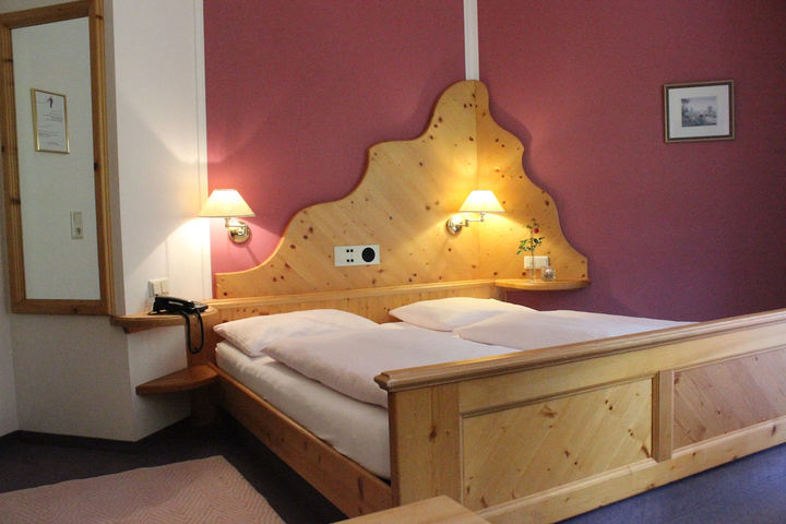 Room 2 of 6