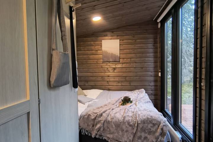Room 33 of 256