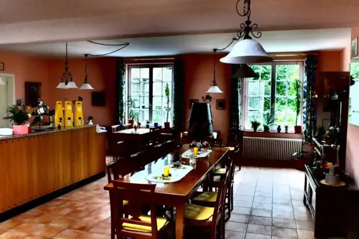 Dining 13 of 14