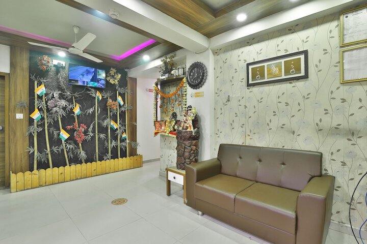 Hotel Red Rose Guest House in Ahmedabad