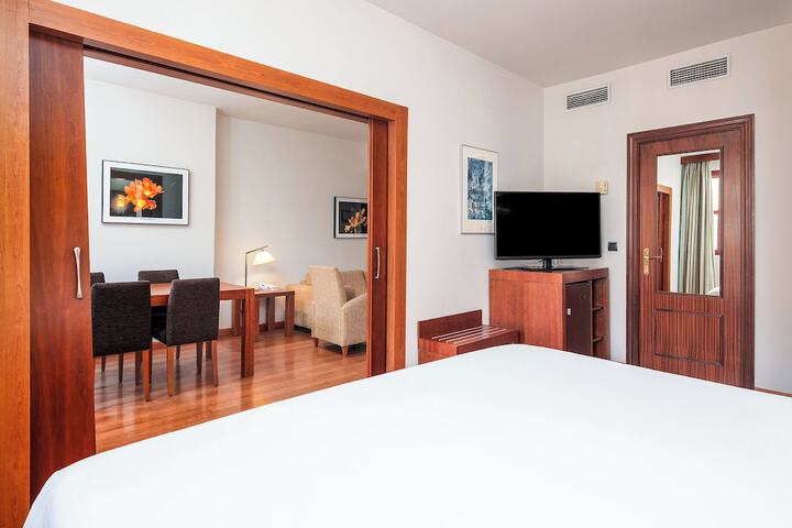 Room 28 of 59