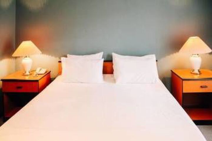 Room 30 of 49
