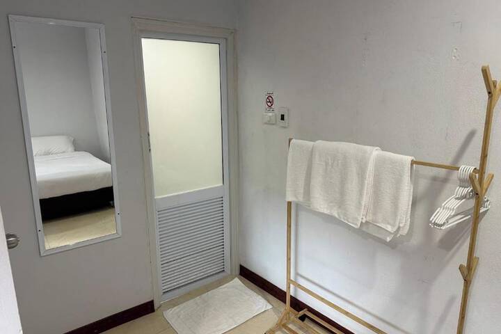 Room 18 of 43