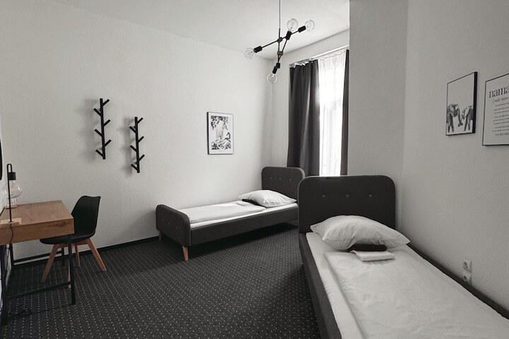 Room 33 of 37