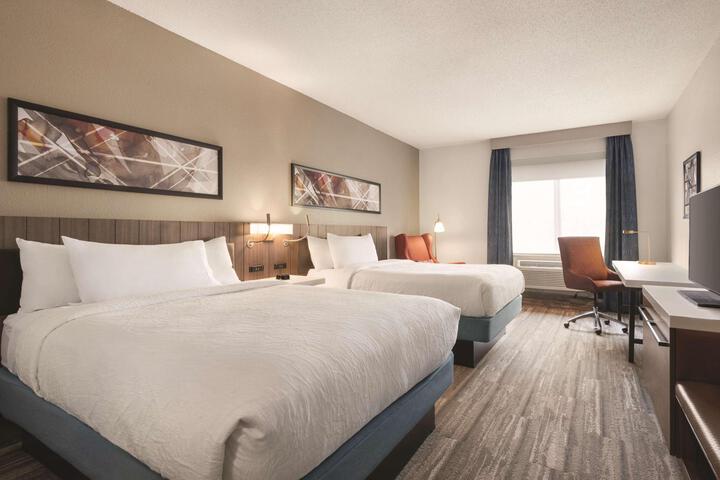 2 Queen Beds (3 of 6)