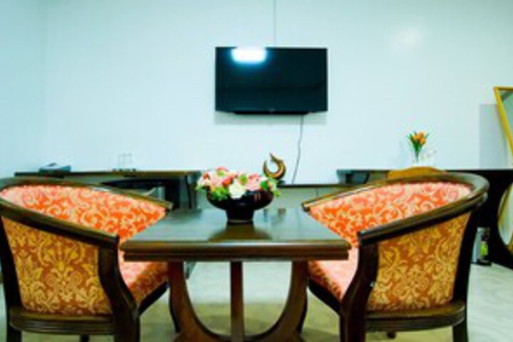 Room 9 of 25