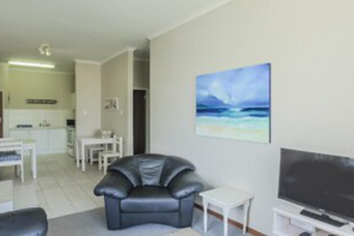 Room 8 of 26